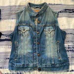 Levi’s VINTAGE Denim Vest Awesome and in great condition